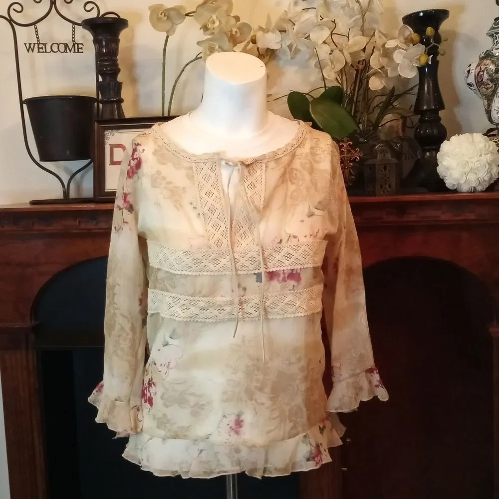 New Blouse flowers size medium ( Bag Z & Y )